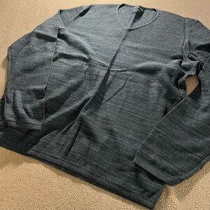 CALVIN KLEIN BLACK TWO-TONE CROSSING SHOULDER LARGE V-NECK LONG SLEEVE PULLOVER